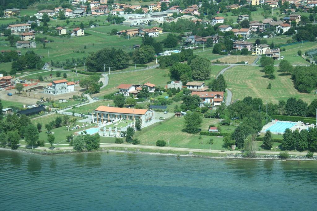 Tullio Hotel Gravedona Ngoại thất bức ảnh